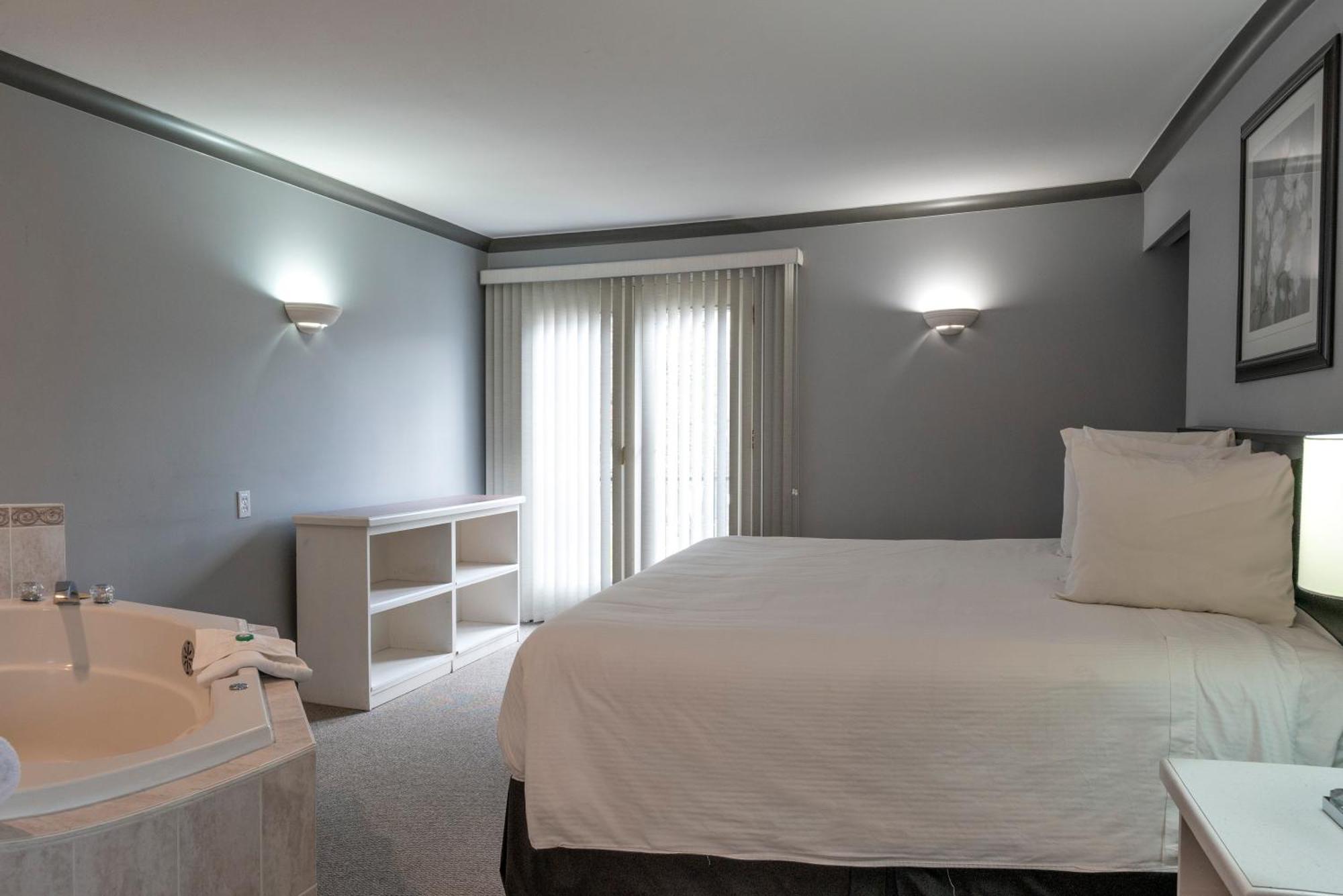 Tiki Shores Inn & Suites Penticton Luaran gambar
