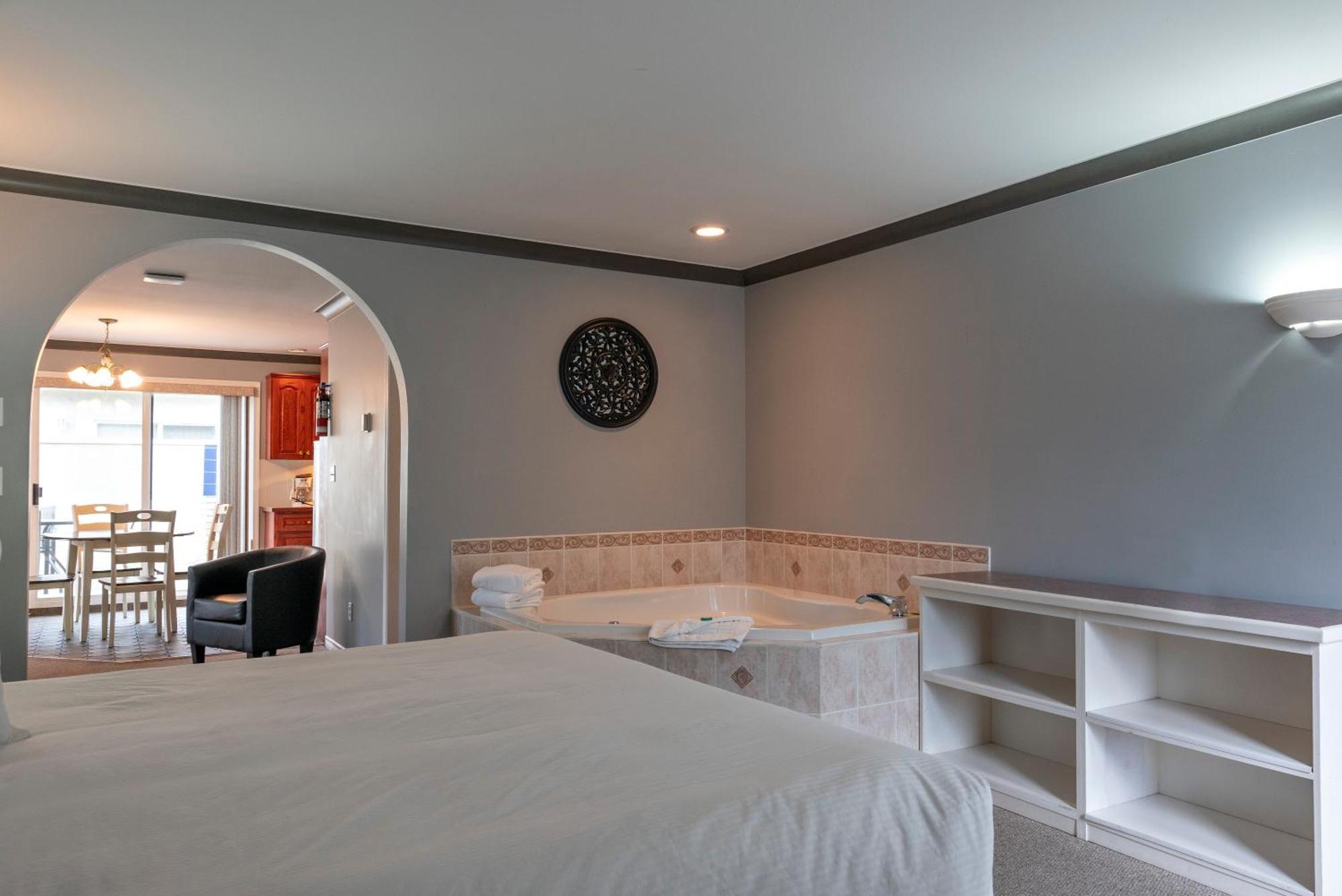 Tiki Shores Inn & Suites Penticton Luaran gambar