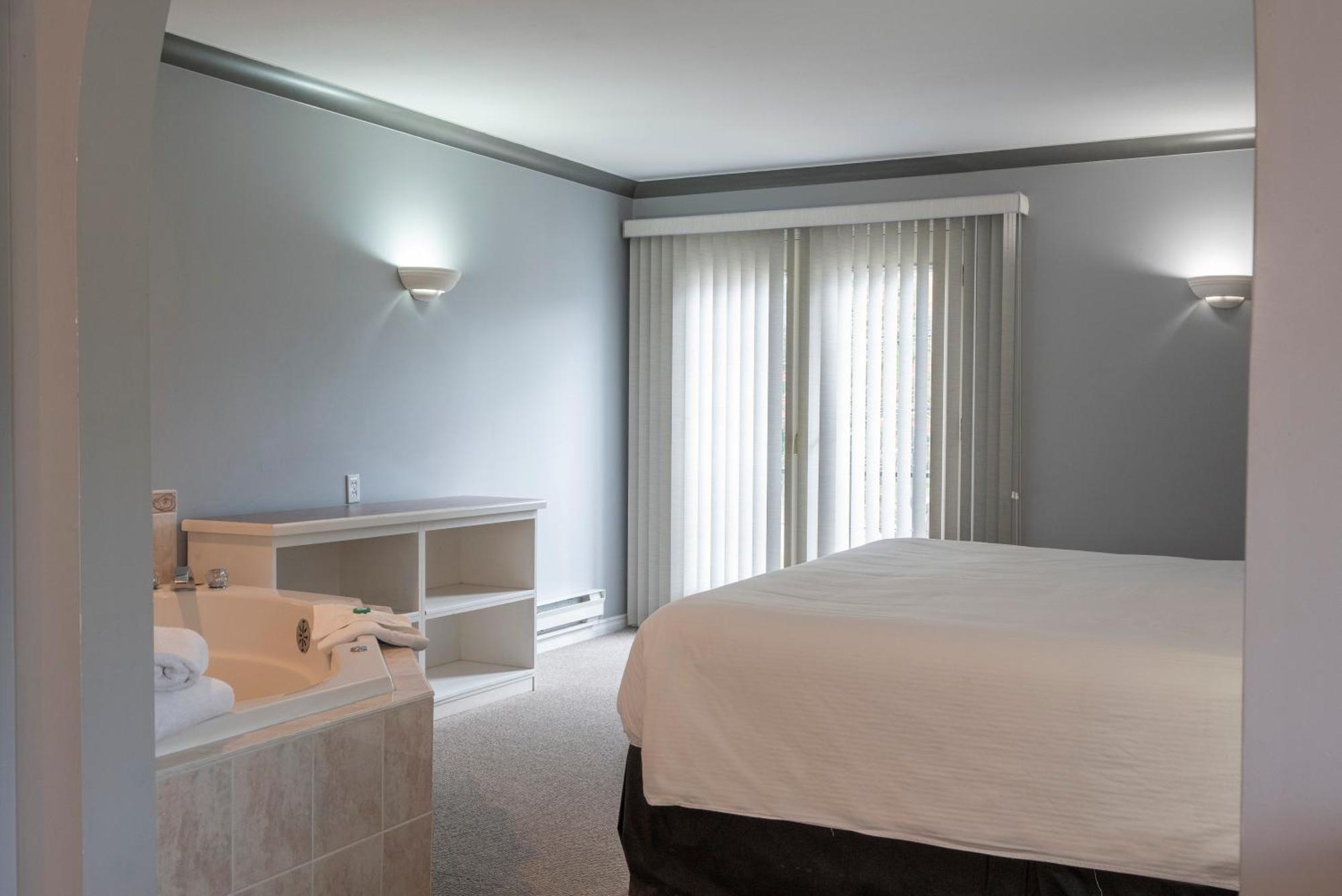 Tiki Shores Inn & Suites Penticton Luaran gambar