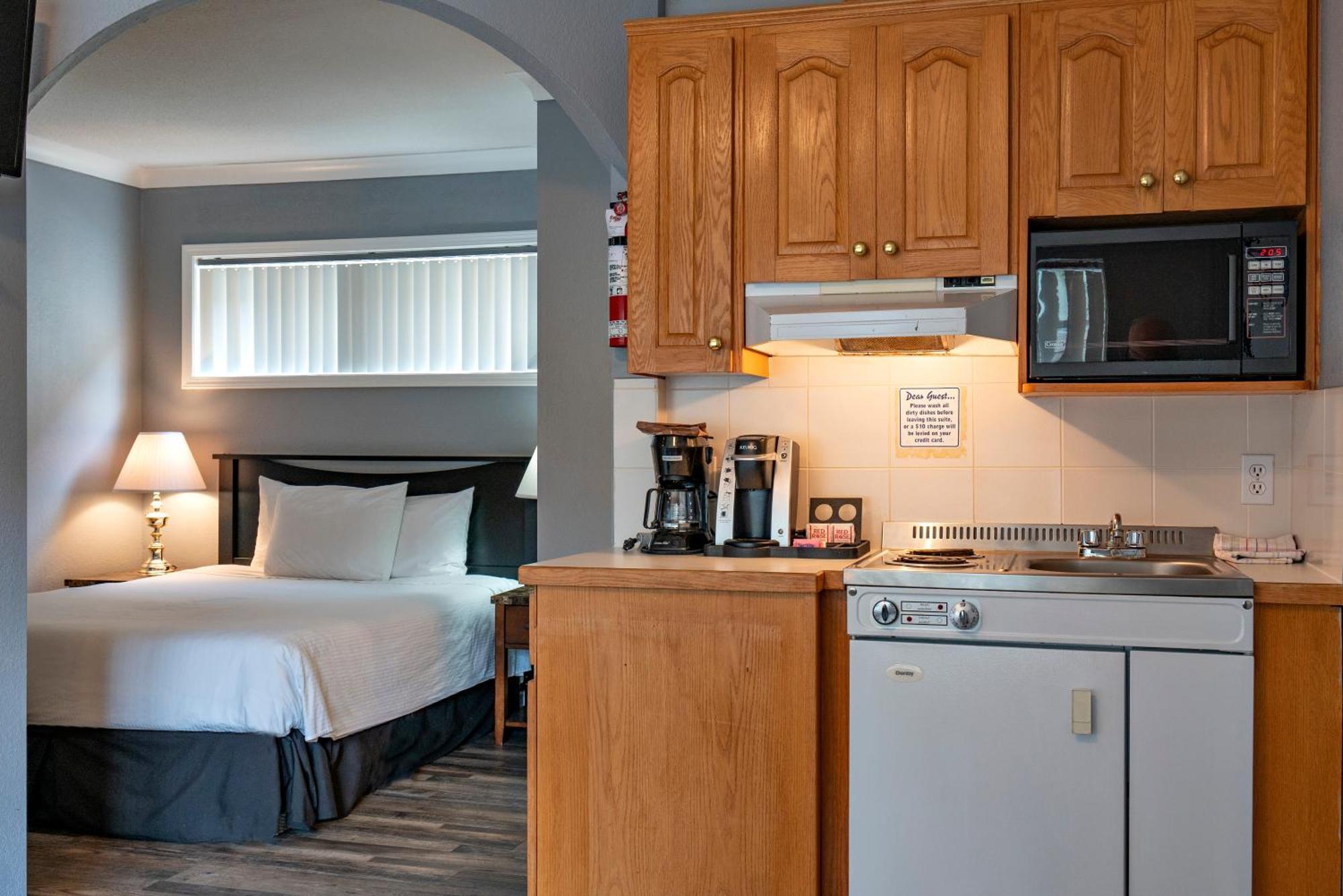 Tiki Shores Inn & Suites Penticton Luaran gambar