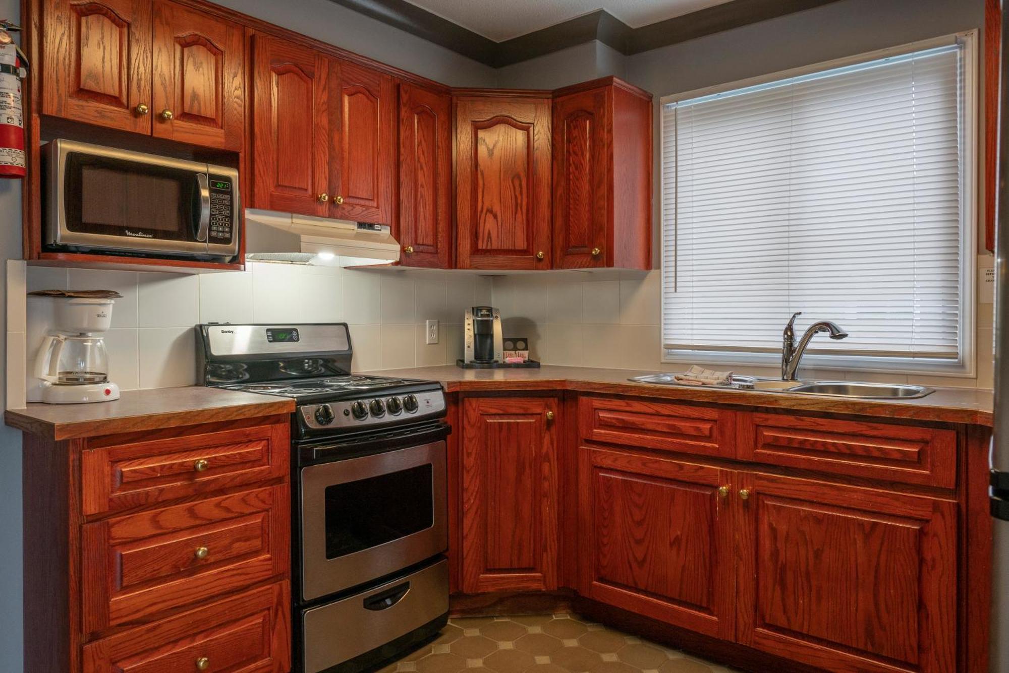 Tiki Shores Inn & Suites Penticton Luaran gambar