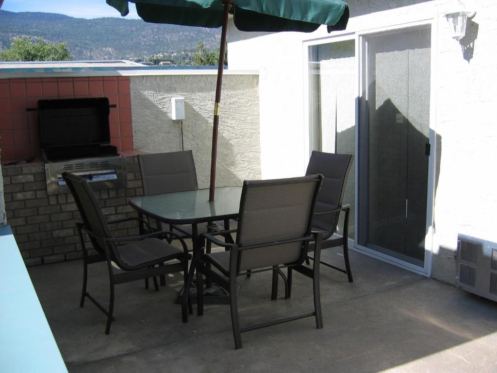 Tiki Shores Inn & Suites Penticton Bilik gambar