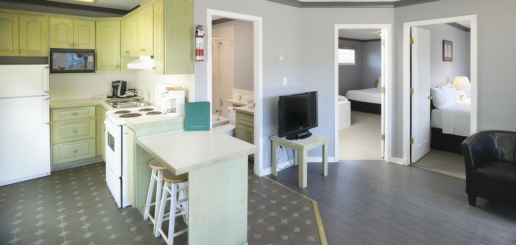 Tiki Shores Inn & Suites Penticton Luaran gambar