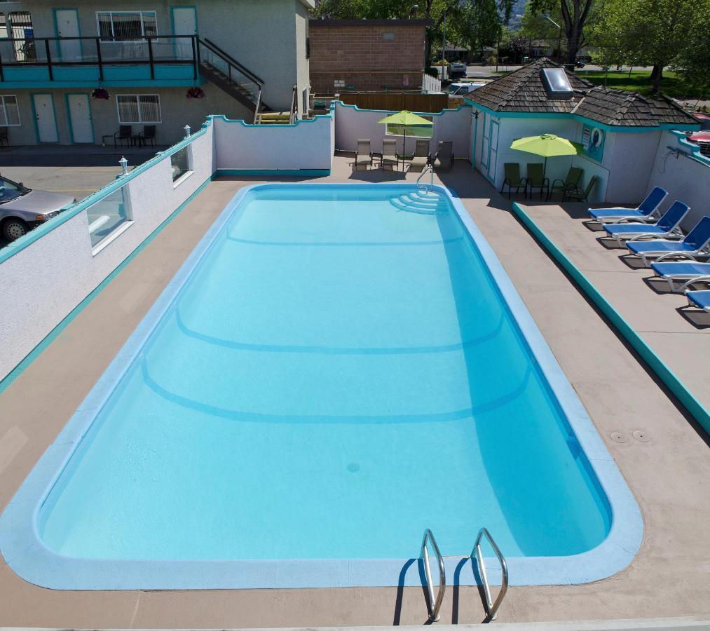 Tiki Shores Inn & Suites Penticton Luaran gambar