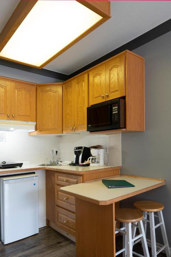 Tiki Shores Inn & Suites Penticton Luaran gambar