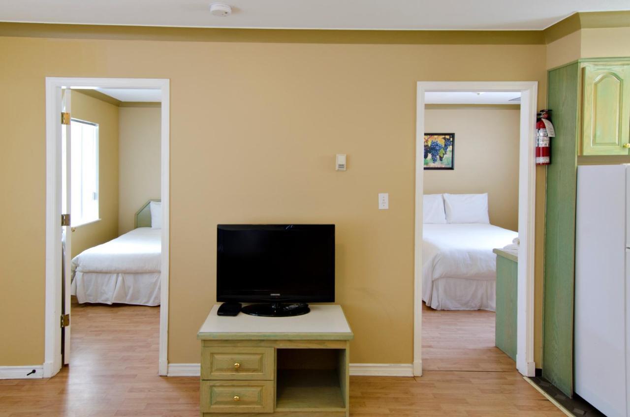 Tiki Shores Inn & Suites Penticton Luaran gambar