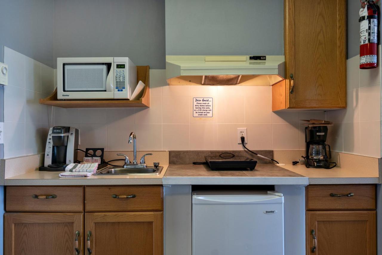 Tiki Shores Inn & Suites Penticton Luaran gambar