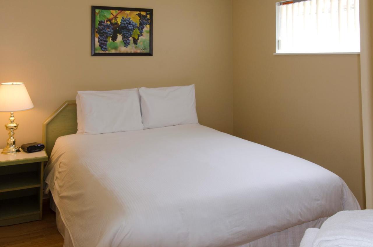 Tiki Shores Inn & Suites Penticton Luaran gambar